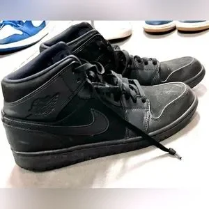 スニーカー Nike Air Jordan 1 Mid 'Triple Black' (2020) SS 20 Explore the Triple Black Jordan 1 Sneakers | eBay